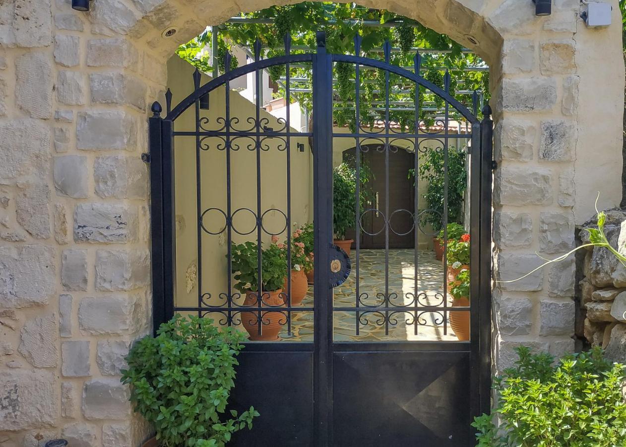 Villa Lucas Melidhónion 외부 사진